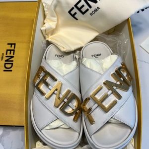 Fendi slides size 36